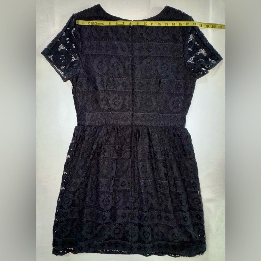 LOFT Classic Black Lace Short Sleeve Lined Dress (10) - Picture 14 of 17